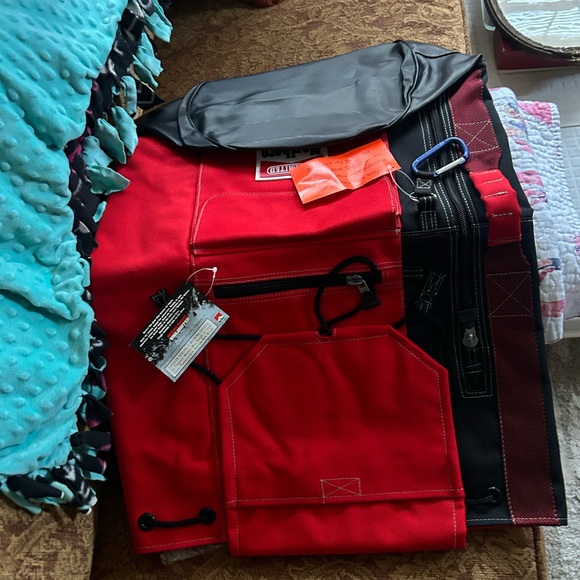 Marlboro Unlimited Red and Black Duffel Bag - Picture 2 of 4